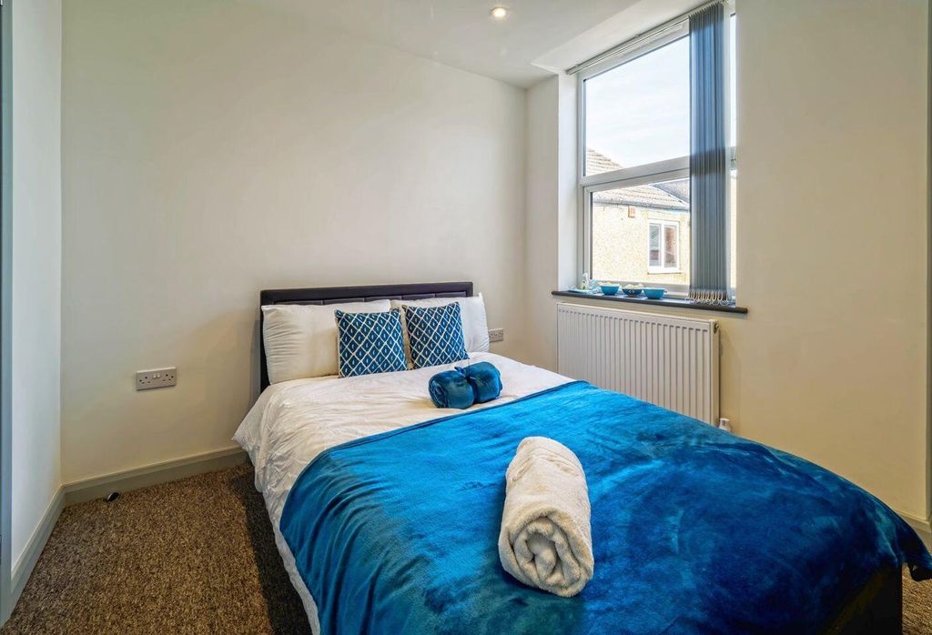 Property photo 2 of 11 Bedroom