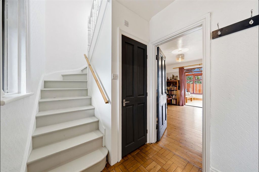 Property photo 3 of 18 Photos-5.Jpg