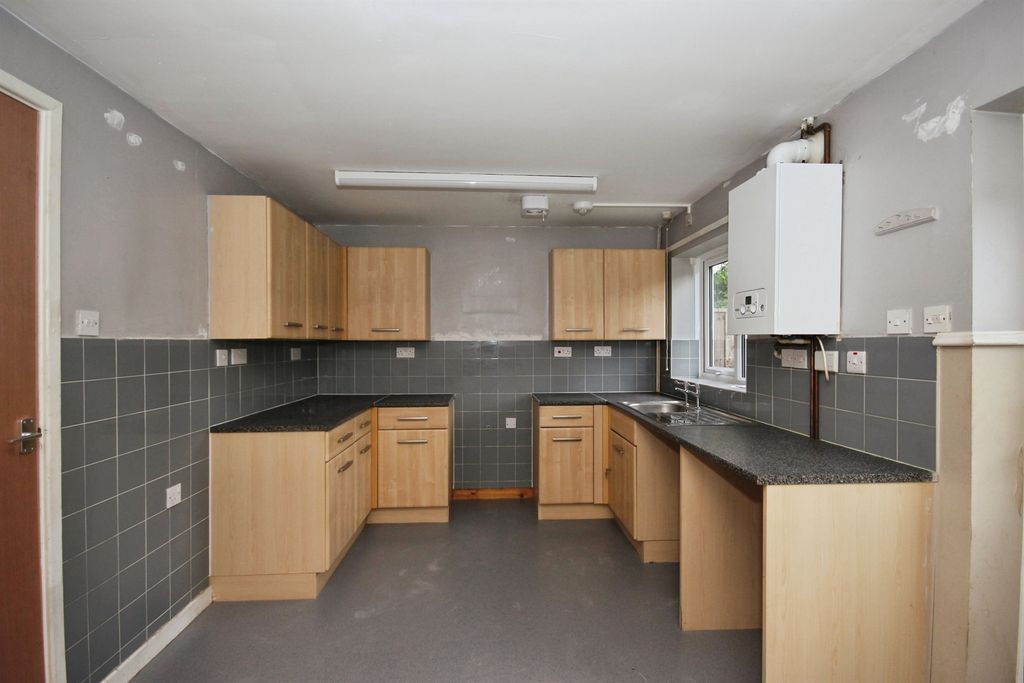 Property photo 3 of 13