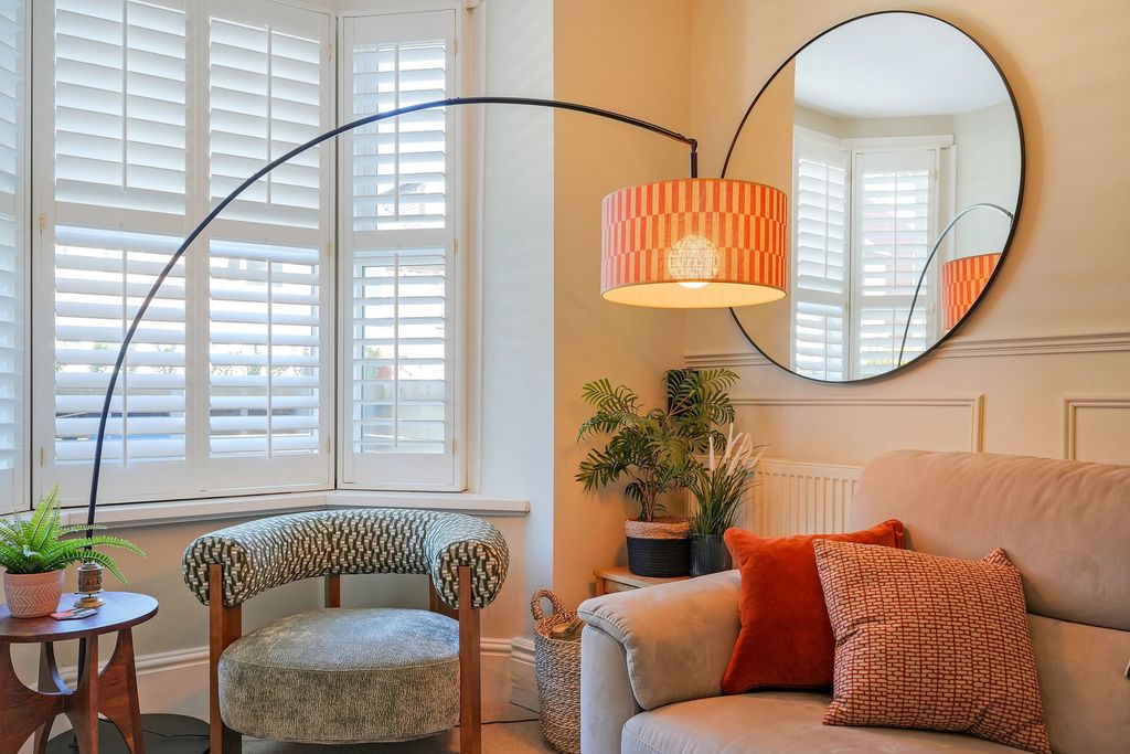 Property photo 2 of 31