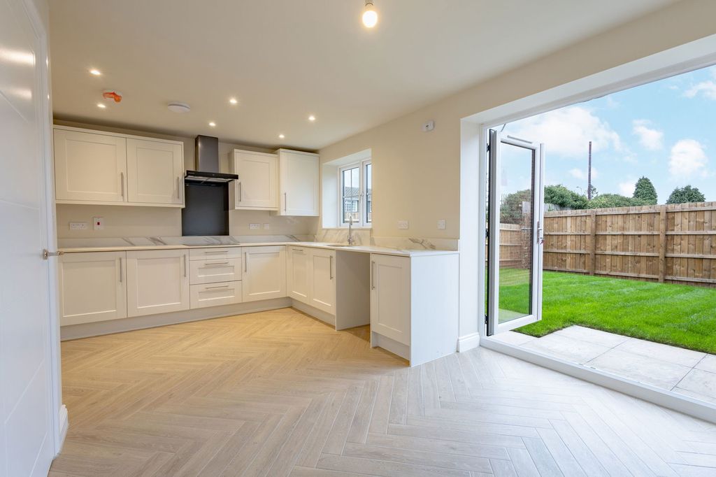 Property photo 3 of 26