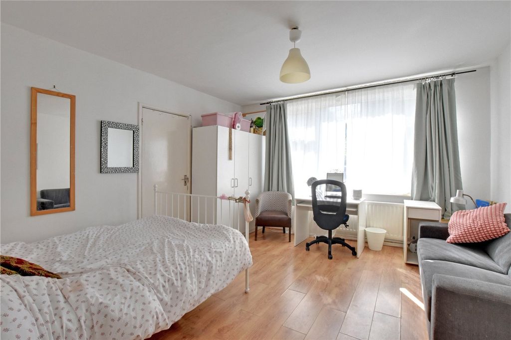 Property photo 2 of 13 Picture No. 04