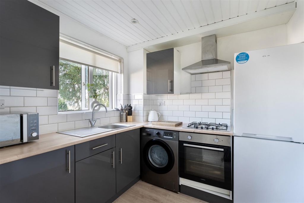 Property photo 3 of 18 2Stboswells-09.Jpg