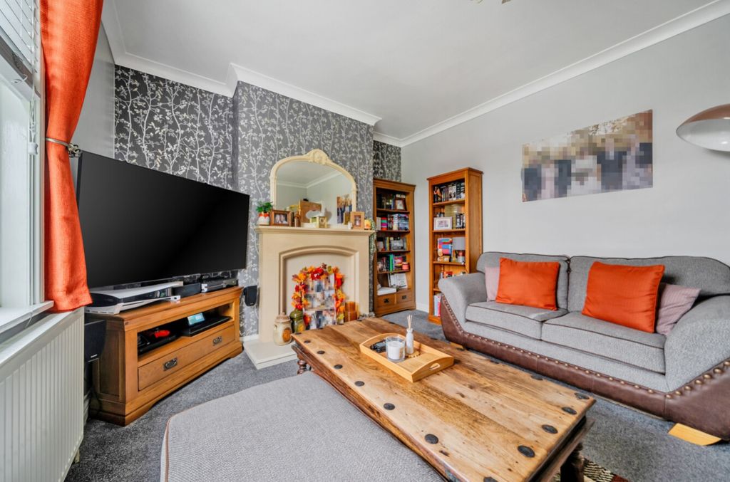 Property photo 2 of 24 1477891-6-6A311c84Abf56