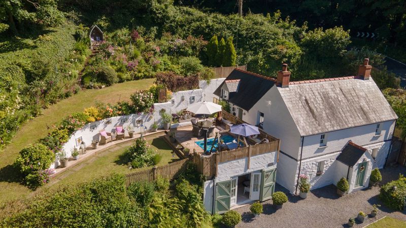 Property photo 3 of 10 Photo 3