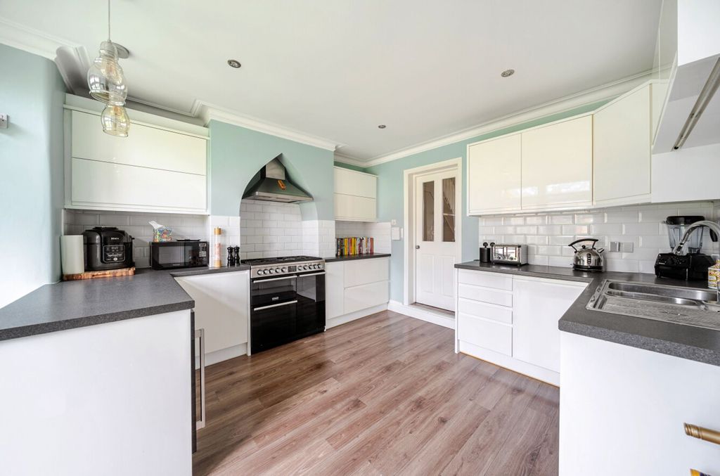 Property photo 2 of 22