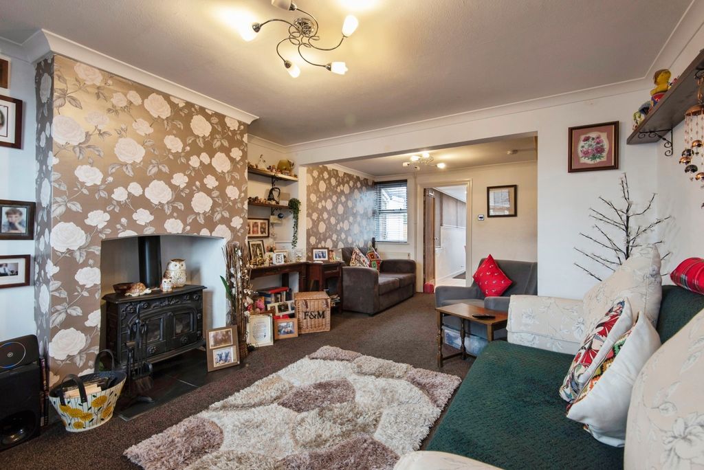 Property photo 2 of 24 Lounge/Diner