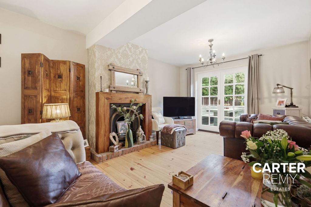 Property photo 2 of 40