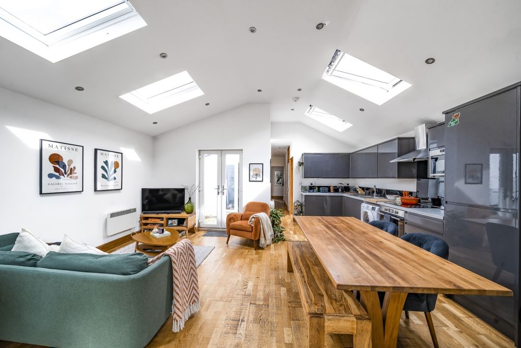 Property photo 2 of 7 1031098 (3)
