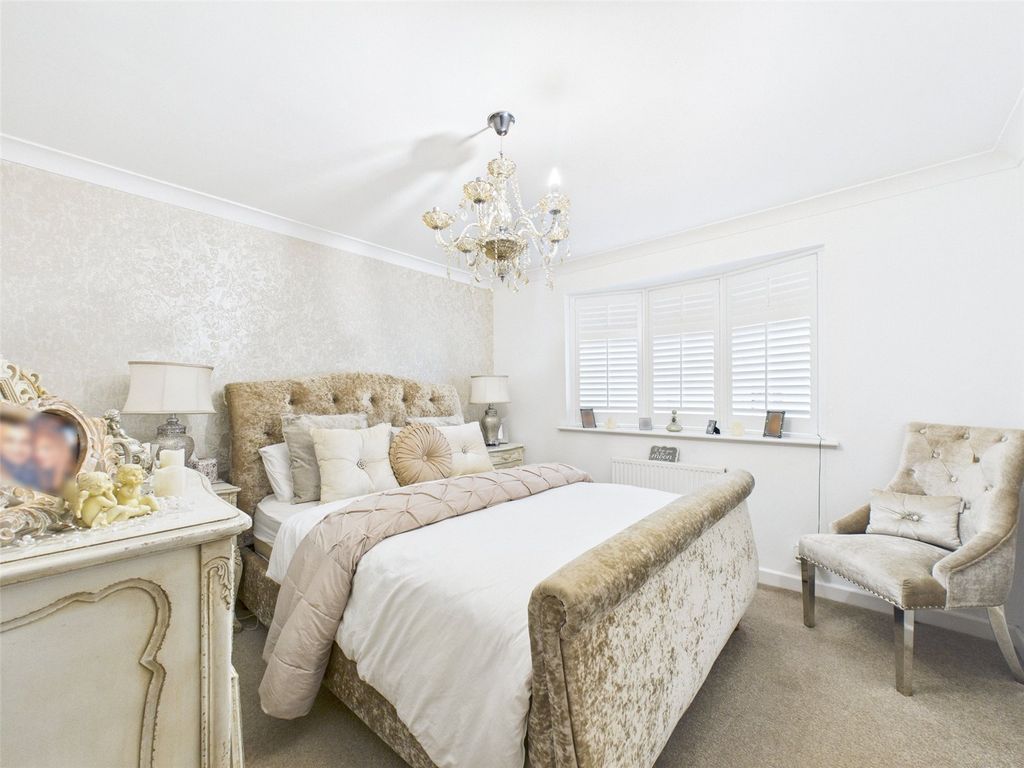 Property photo 2 of 43 Picture No. 17