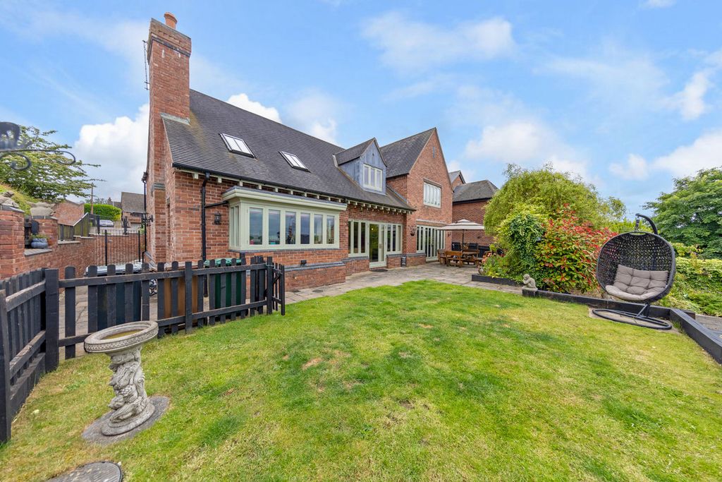 Property photo 3 of 46