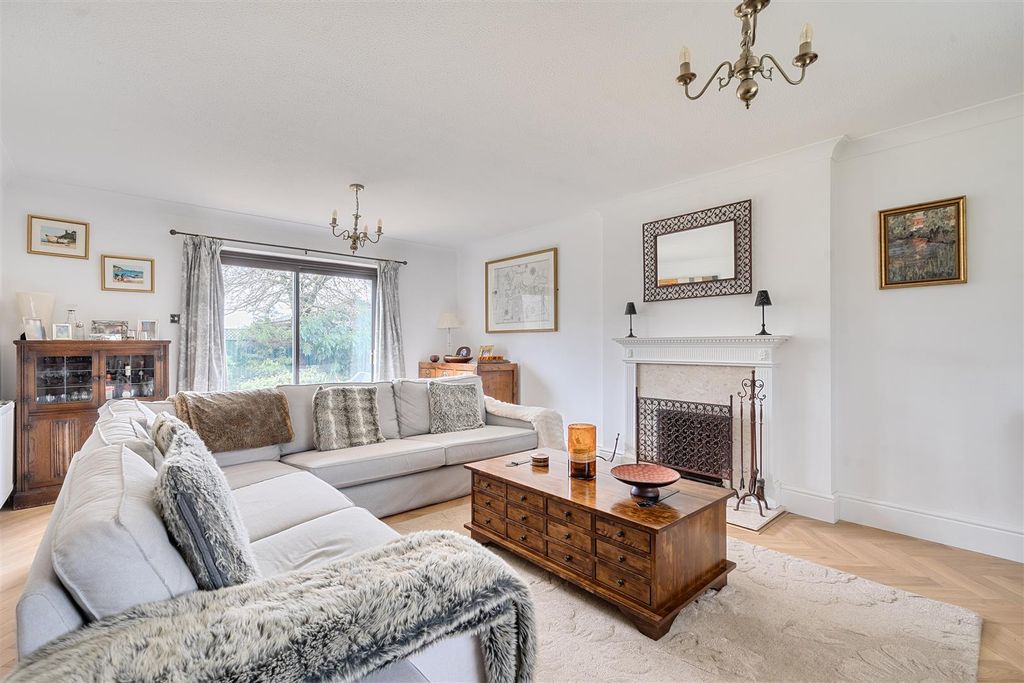 Property photo 2 of 18 1403804-10-6977656Bd1Af0.Jpg