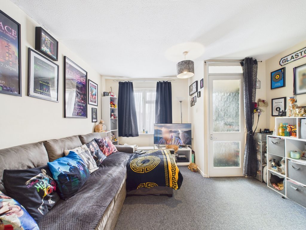 Property photo 2 of 12 Cam02023G0-Pr0195-Still009