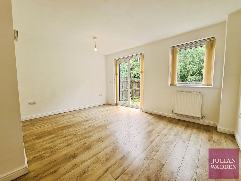 Property photo 2 of 17 Picture No. 18