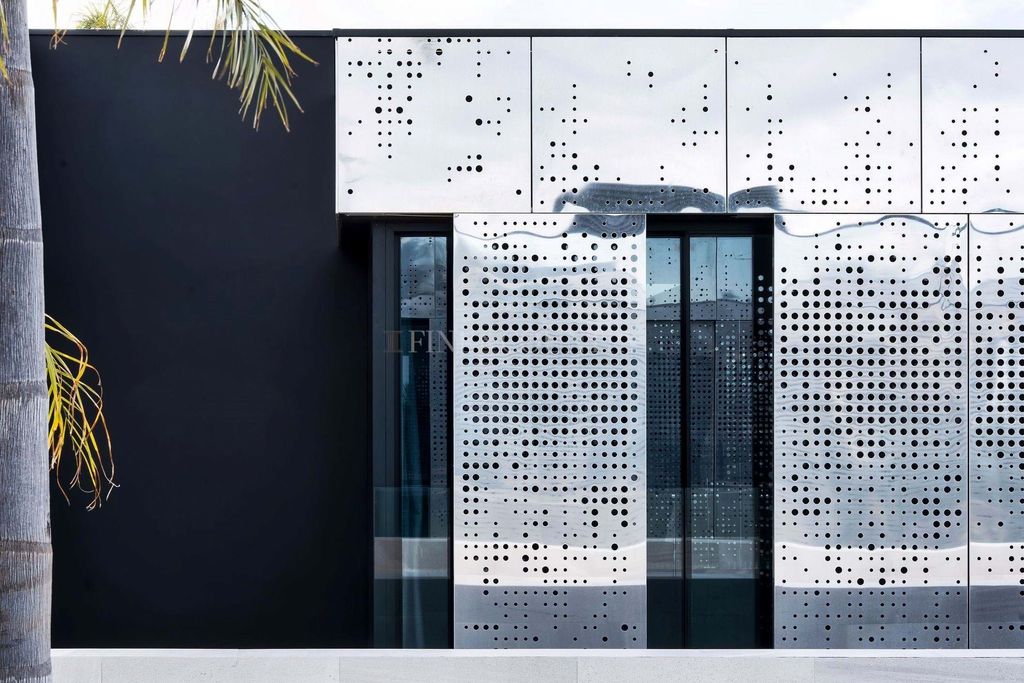 Property photo 2 of 30