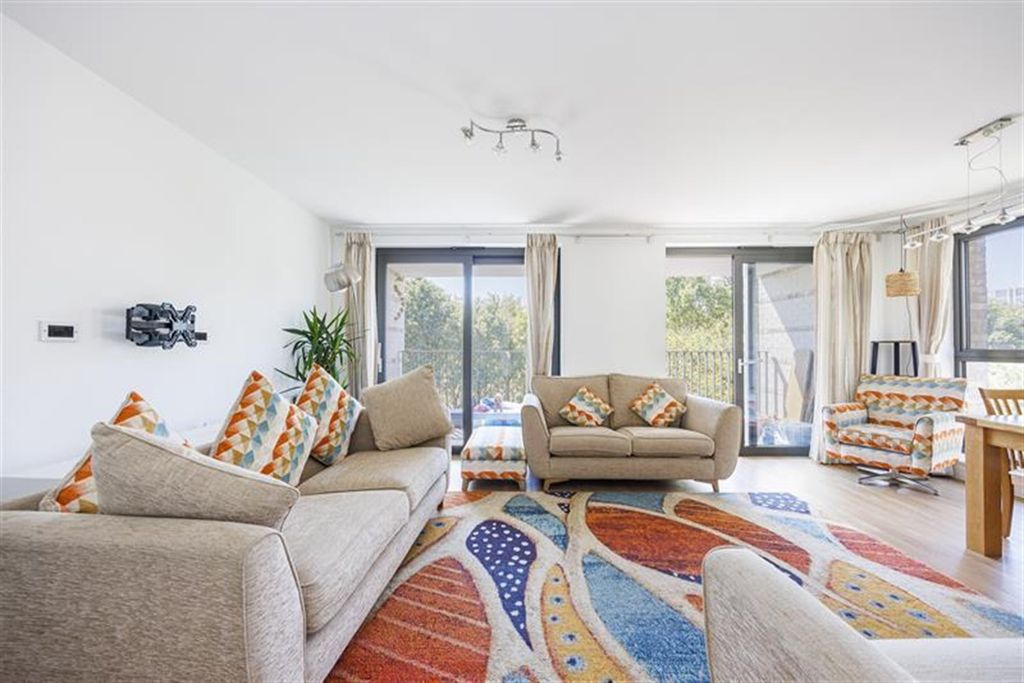 Property photo 1 of 11 (Main)