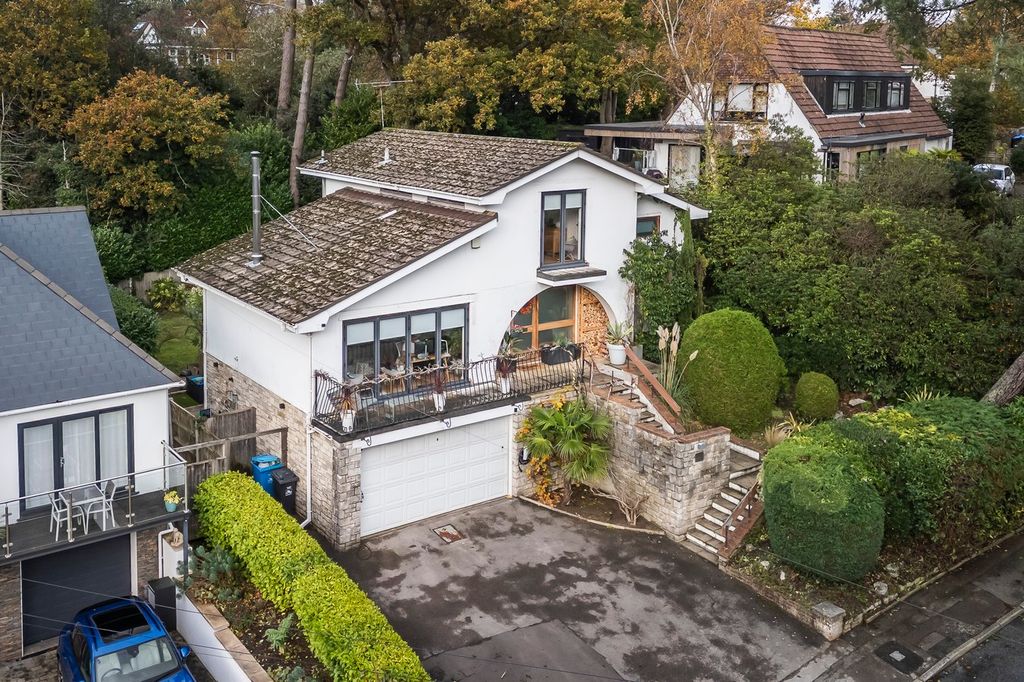 Property photo 1 of 40