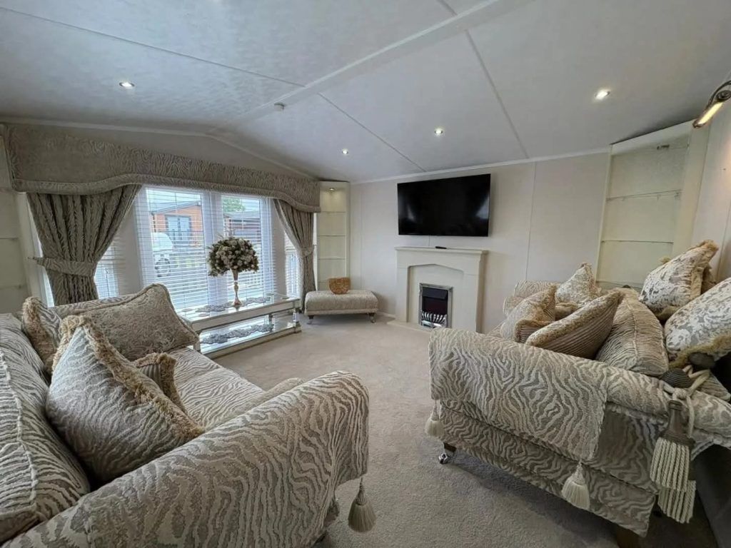 Property photo 2 of 8 1000023511