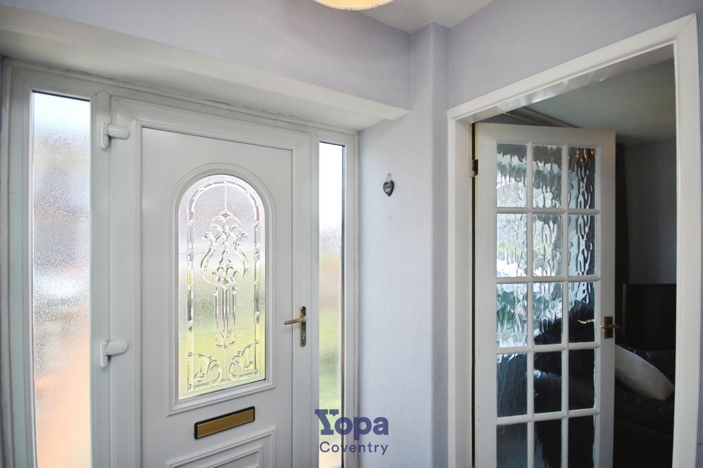 Property photo 2 of 20 Baf33cc9-Entrance 20Hall.Jpg