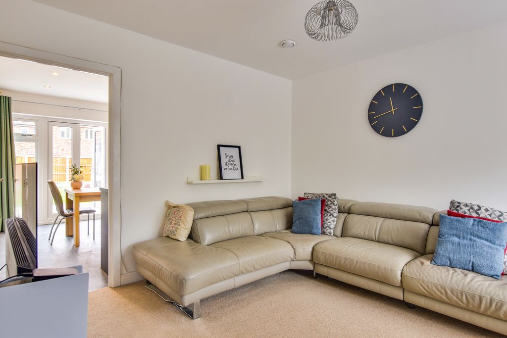 Property photo 2 of 21 Dsc_0040-Dsc_0042