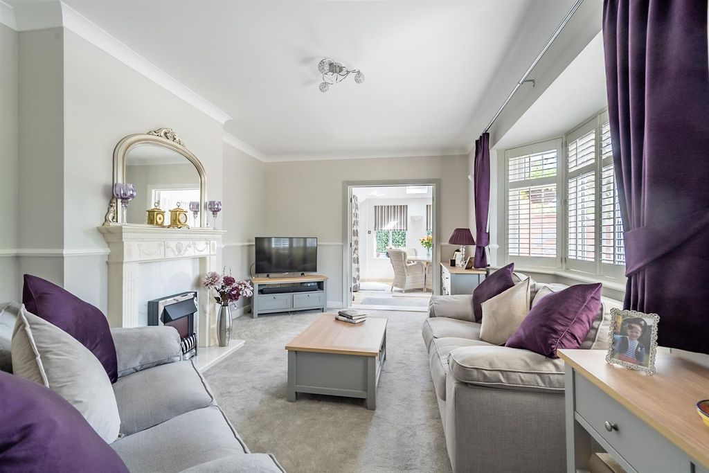 Property photo 2 of 30 Living Room