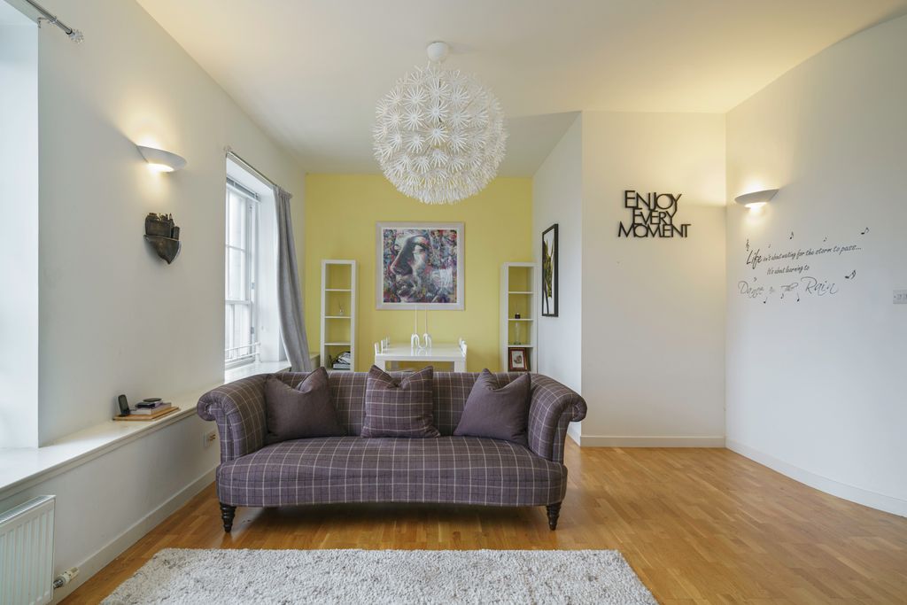 Property photo 2 of 30
