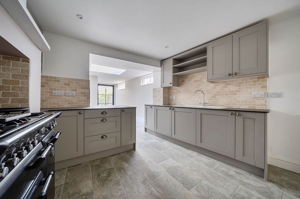 Property photo 2 of 16 Kitchen