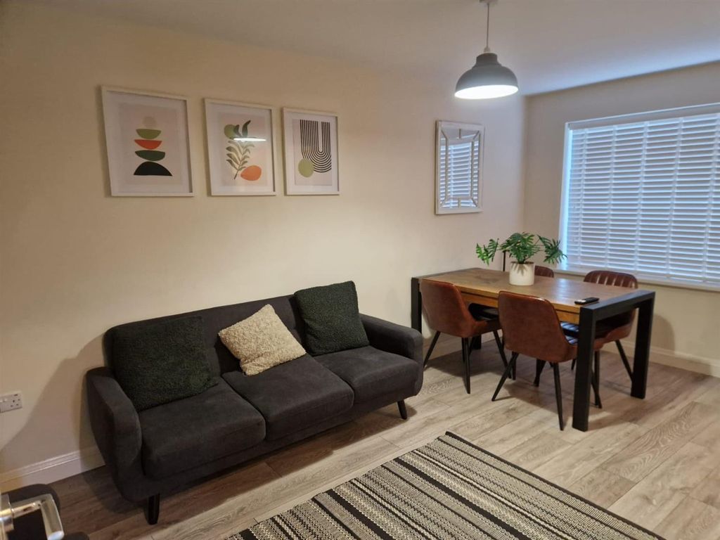 Property photo 2 of 11 Reception