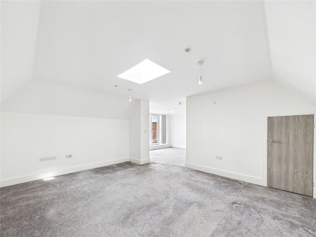 Property photo 2 of 11 Picture No. 05