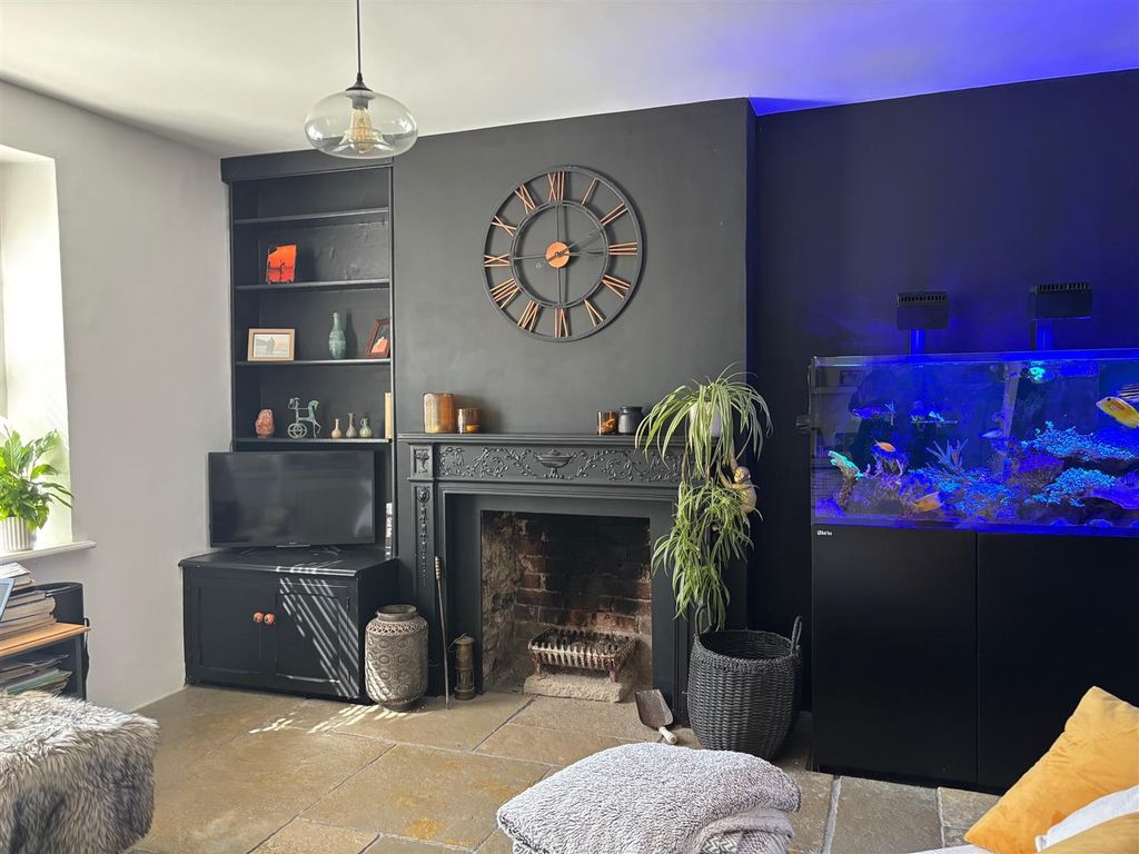 Property photo 3 of 30 4325 Loungefireplace.Jpeg