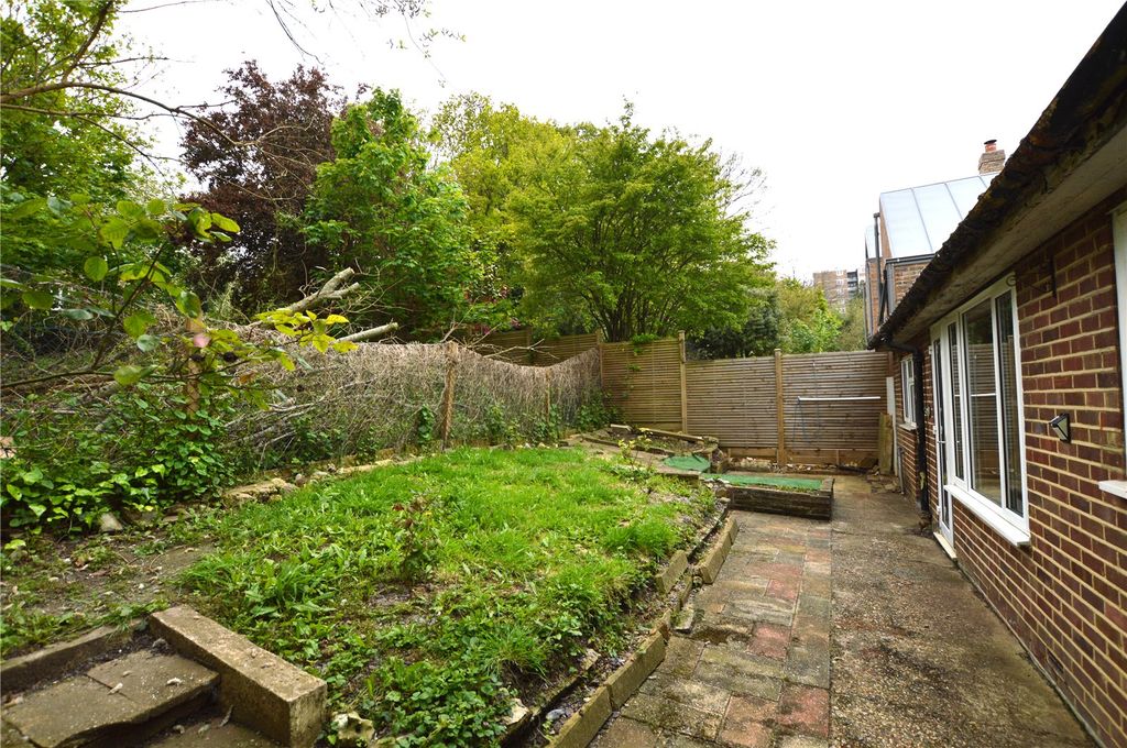 Property photo 2 of 6 Picture No. 12