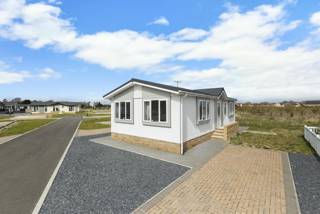 Property photo 1 of 9 0B910c29A7987ee8A2cc9020716287F6A82F851E49Feed74dc