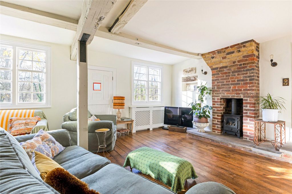 Property photo 2 of 17 Sitting Room