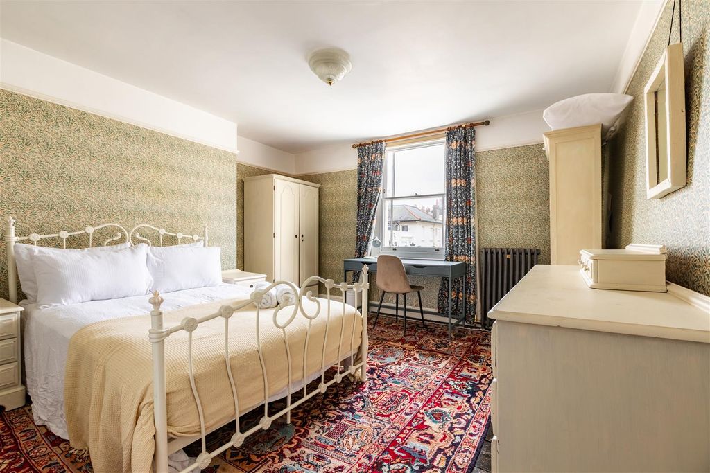 Additional image 9 of 5 bed detached house to rentLansdowne Square, Hove BN3