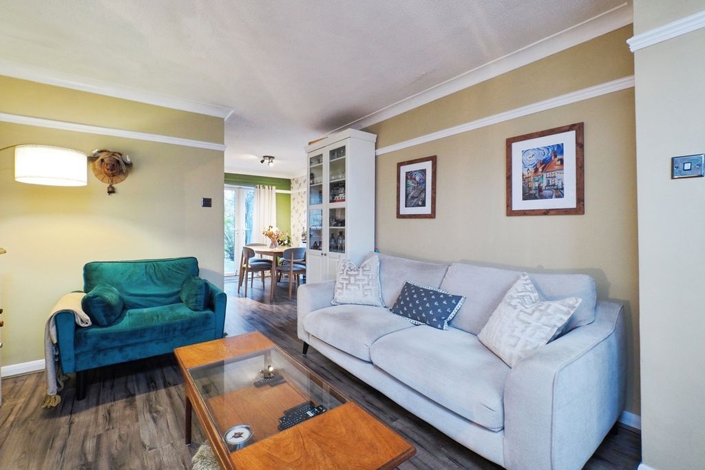 Property photo 3 of 17 Pbox-Img.Jpg