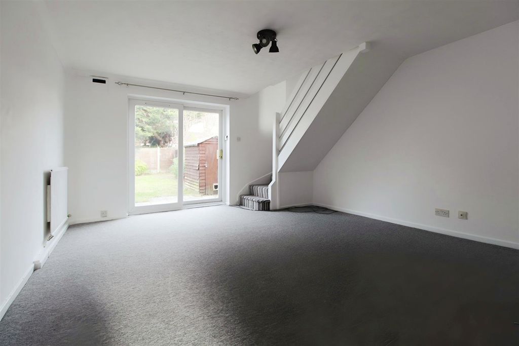 Property photo 2 of 8 Live 202.Jpg