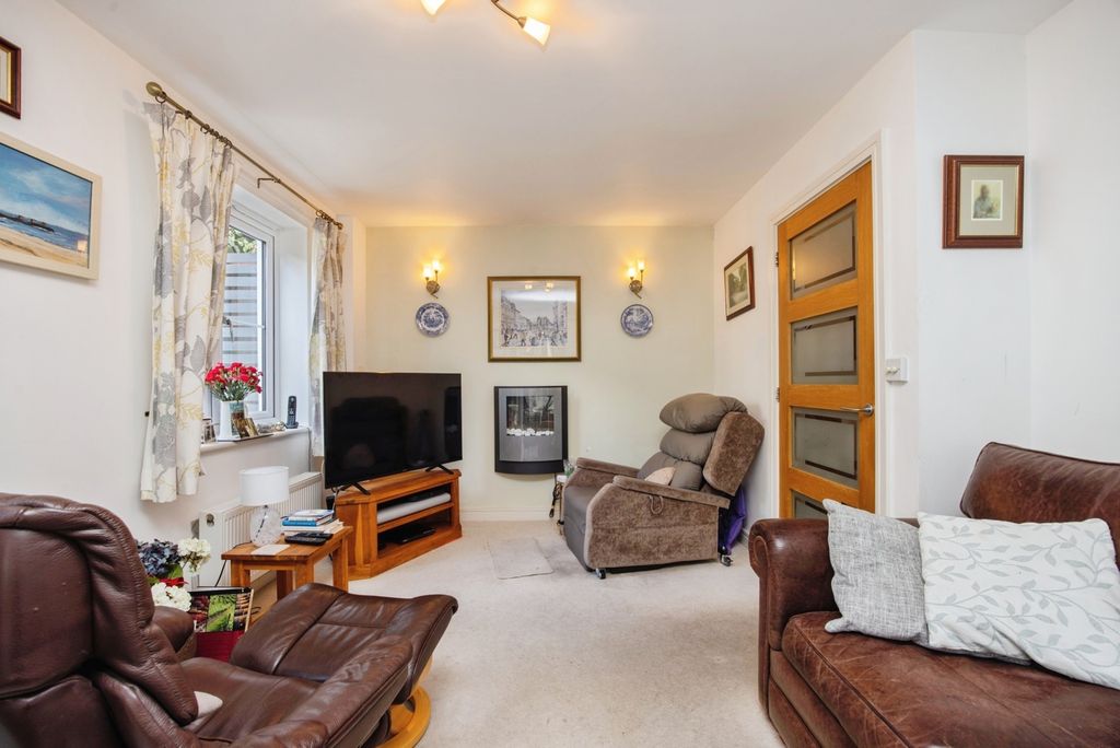 Property photo 3 of 18 Pbox-Img.Jpg