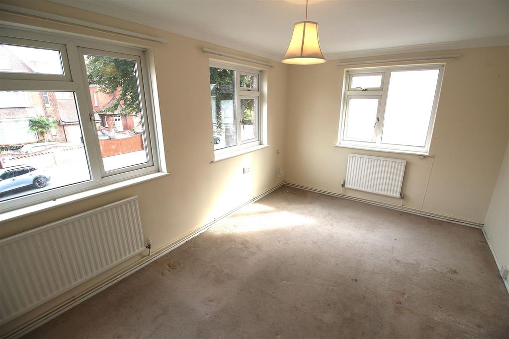 Property photo 3 of 7 Img_4824.Jpg