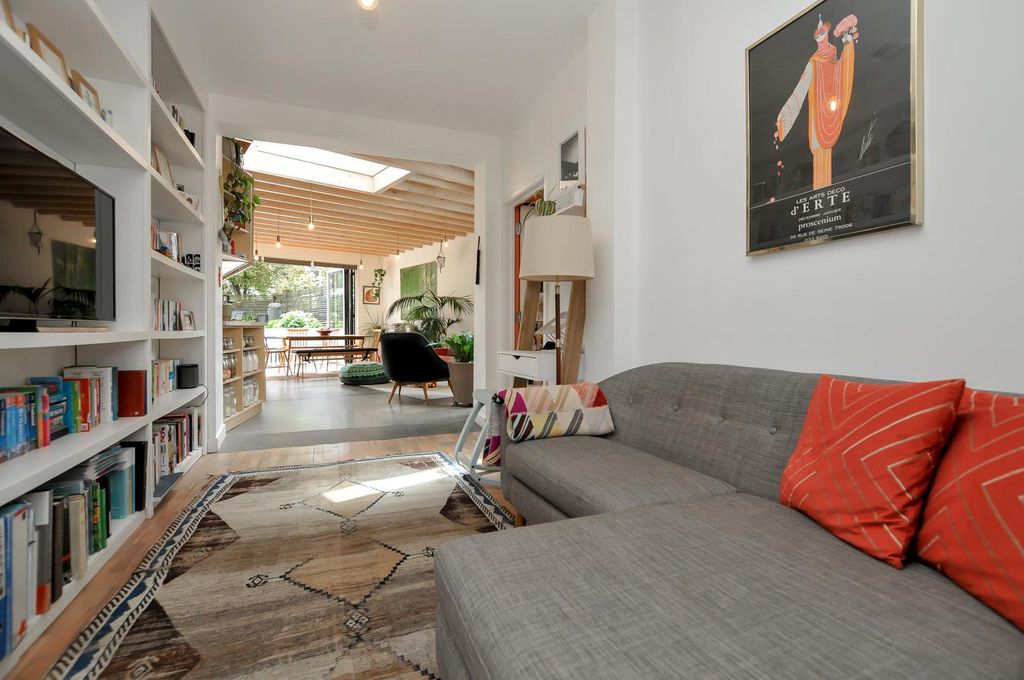 Property photo 3 of 18 8.Jpg