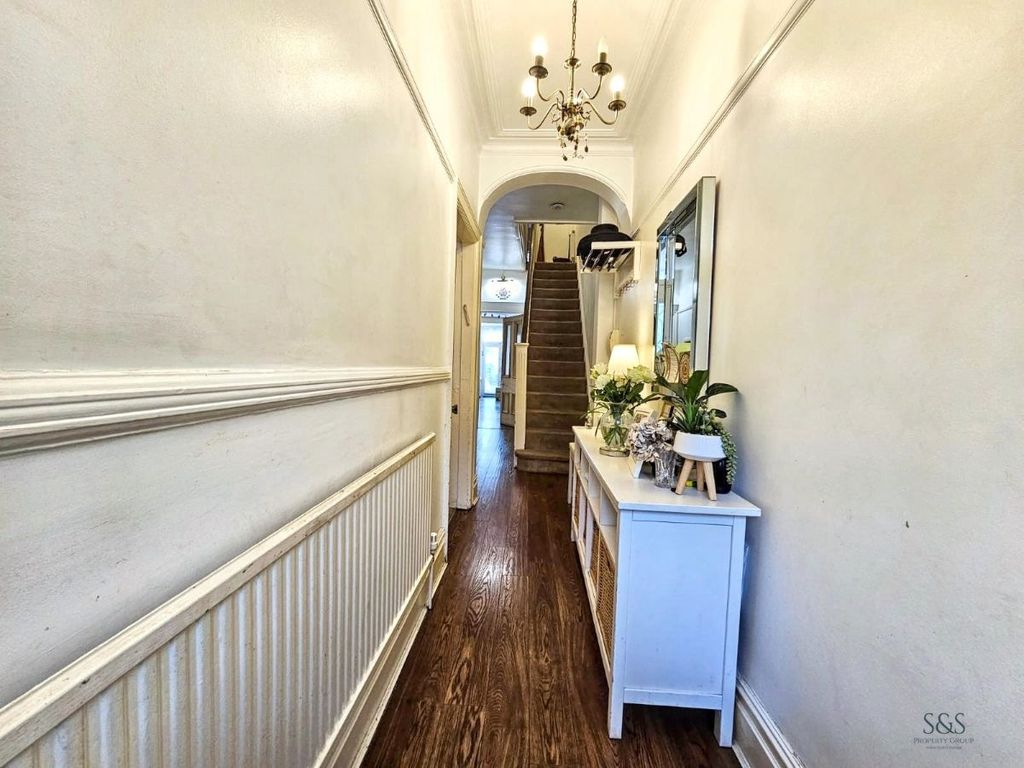 Property photo 3 of 27