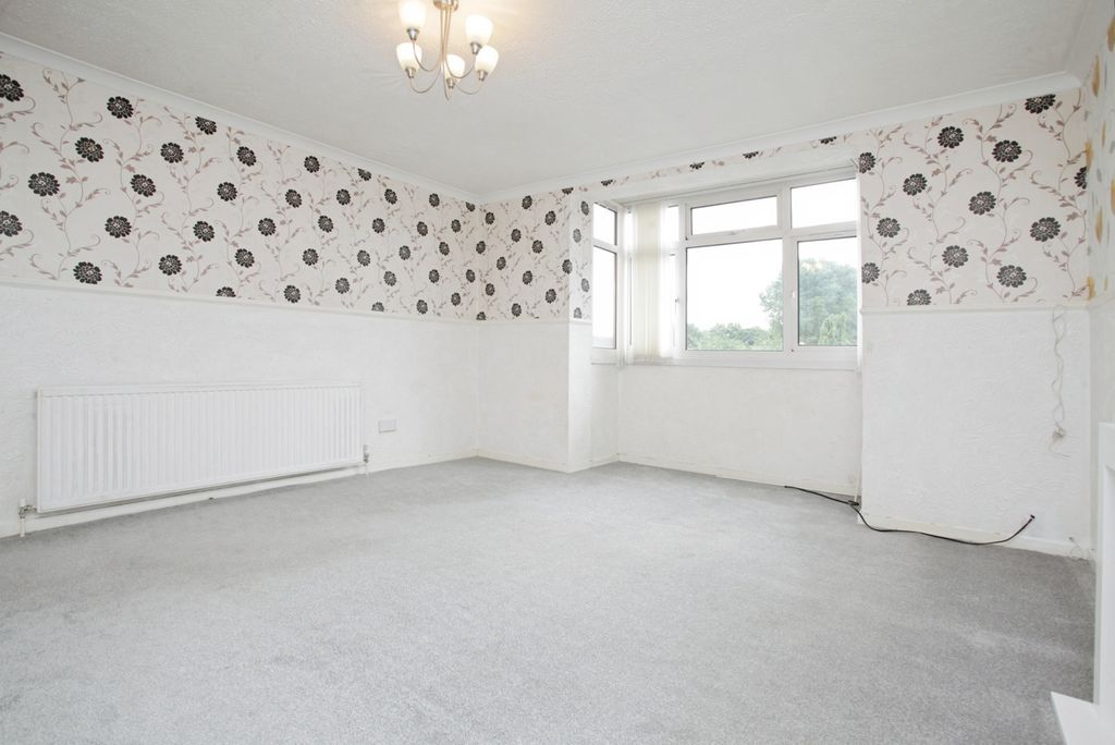 Property photo 3 of 17 Photo