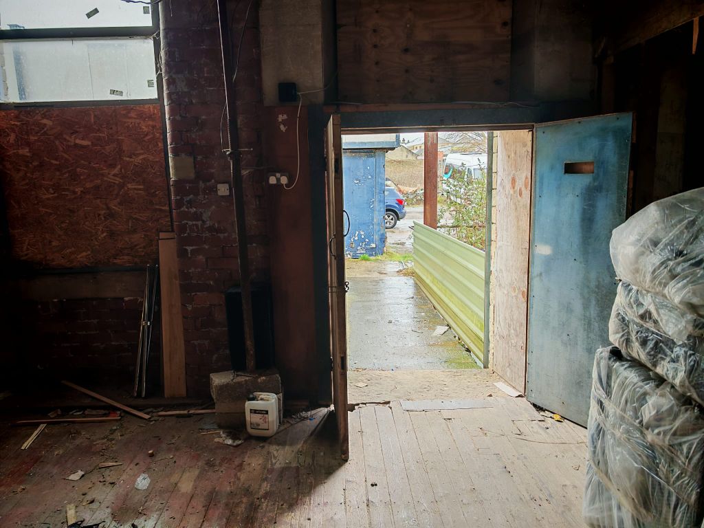 Property photo 2 of 6