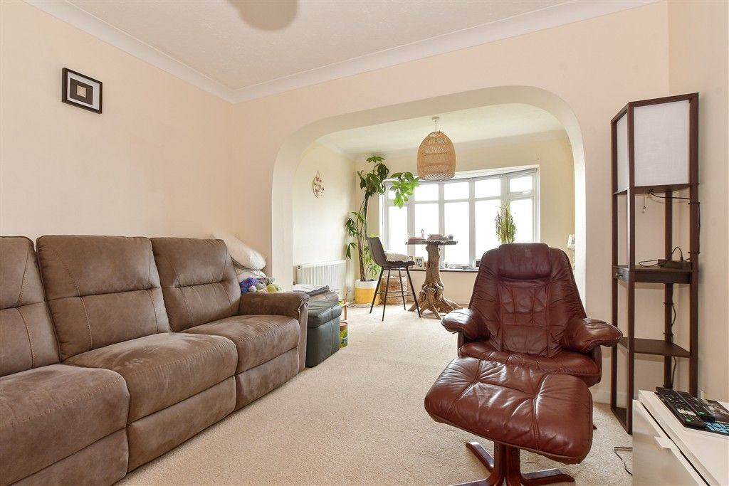 Property photo 2 of 10 Lounge