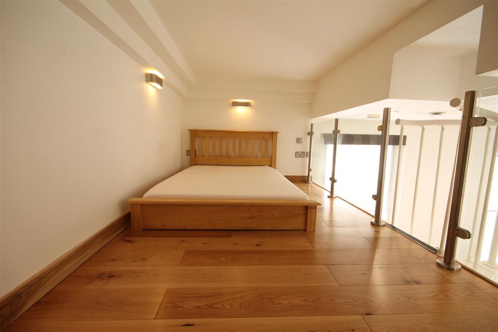 Property photo 1 of 6 33944.Jpg