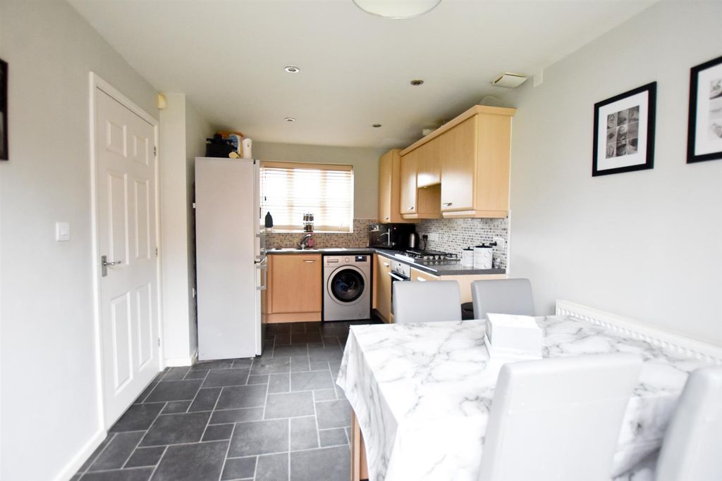 Property photo 2 of 17 Kitchen