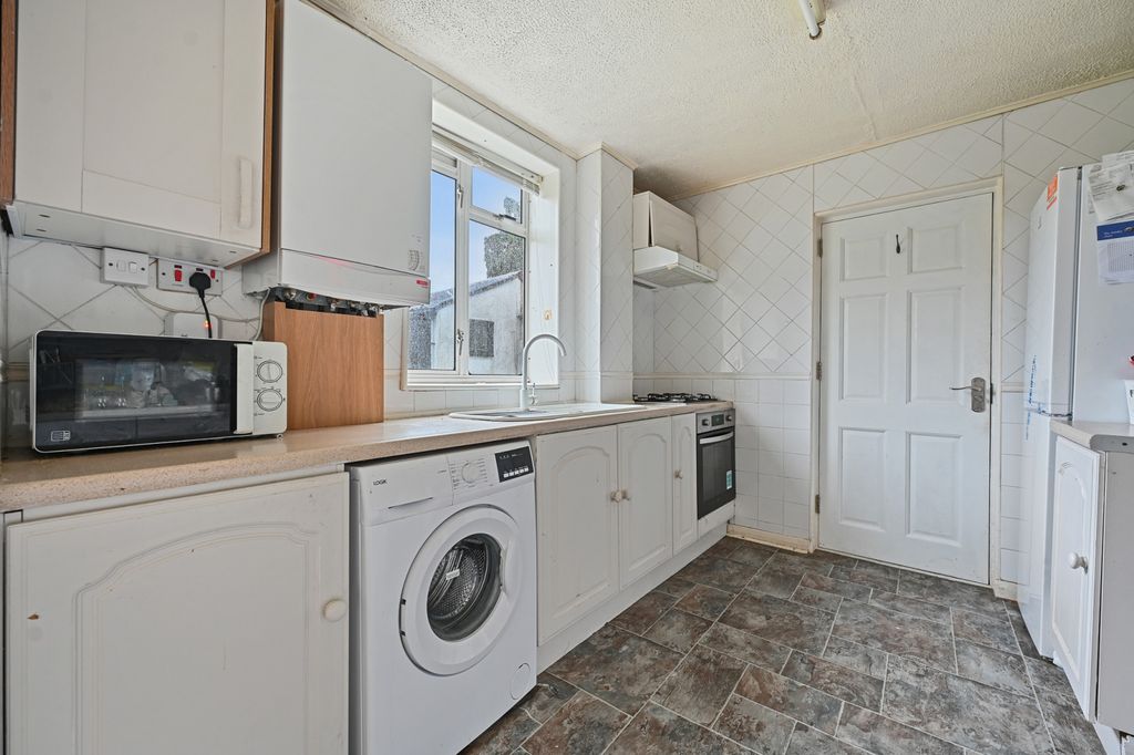 Property photo 2 of 11 Gallery