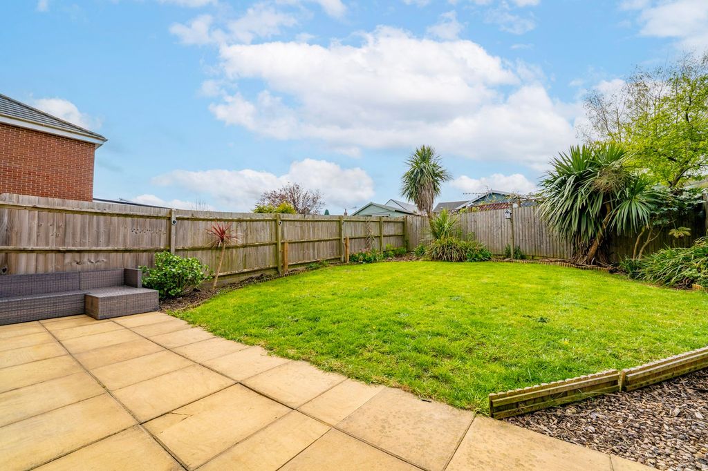 Property photo 2 of 16