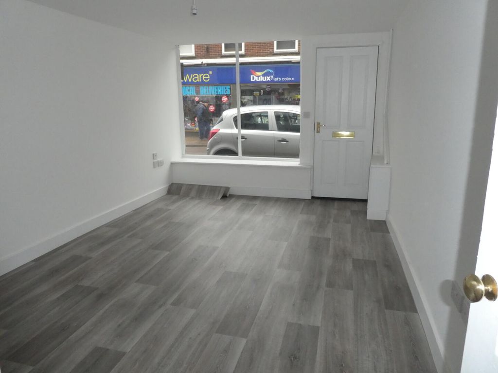 Property photo 3 of 6 Living Room