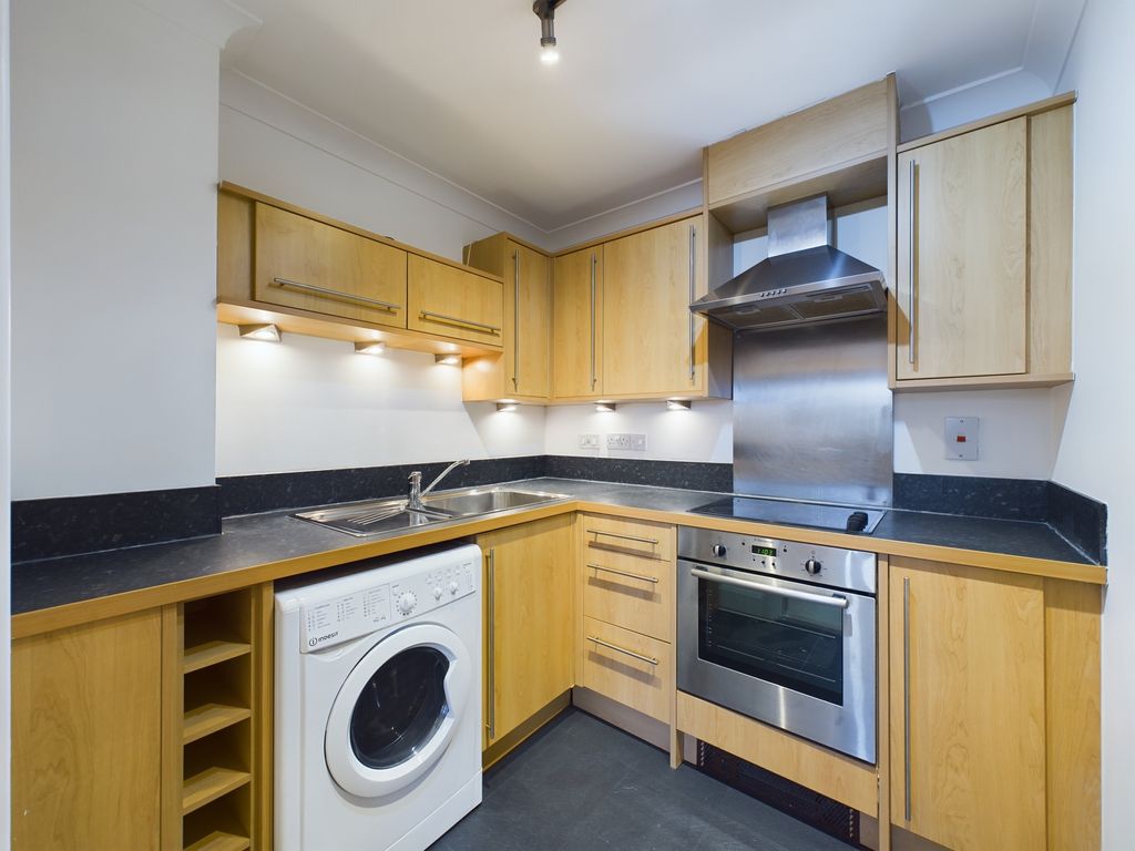 Property photo 3 of 12 Cam02545G0-Pr0320-Still009