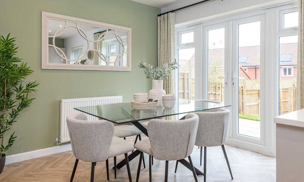 Property photo 3 of 8 Dining Area